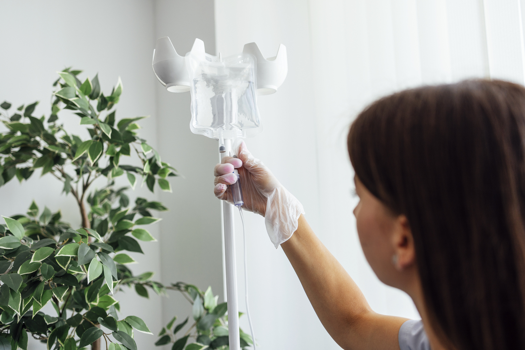 Внутривенное капельное введение озонированного физиологического раствора