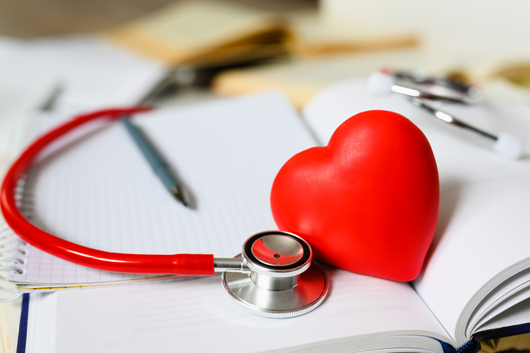 Прием (осмотр, консультация) врача кардиолога, врача антивозрастной медицины, 60 мин. 