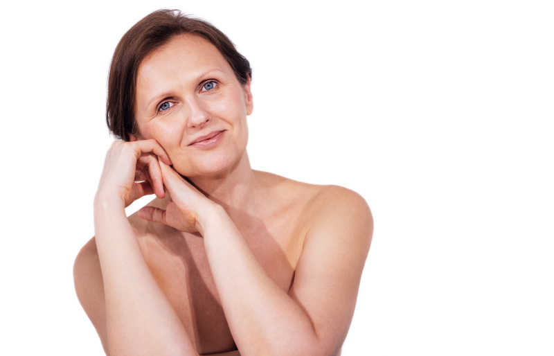 Как гормональные изменения влияют на кожу: причины, последствия и решения