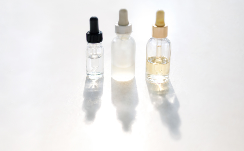 Лучшие ингредиенты для anti-age ухода: ретинол, гиалуроновая кислота, пептиды и как они работают